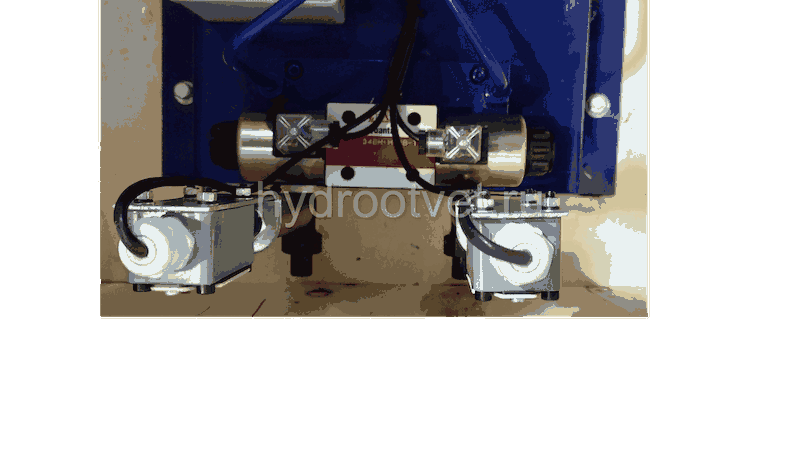 GDK03 with terminal box (based on DRB9-P365Z) - Станция смазки электрическая для двухлинейных систем, рабочее давление до 400 бар, подача 365 мл/мин, мощность двигателя 1,5 кВт, объем бака 60 литров; тип станции - Станция с системой управления с набором к