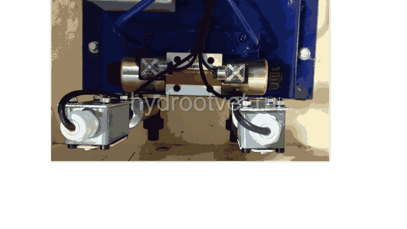 GDK03 with terminal box (based on DRB9-P365Z) - Станция смазки электрическая для двухлинейных систем, рабочее давление до 400 бар, подача 365 мл/мин, мощность двигателя 1,5 кВт, объем бака 60 литров; тип станции - Станция с системой управления с набором к