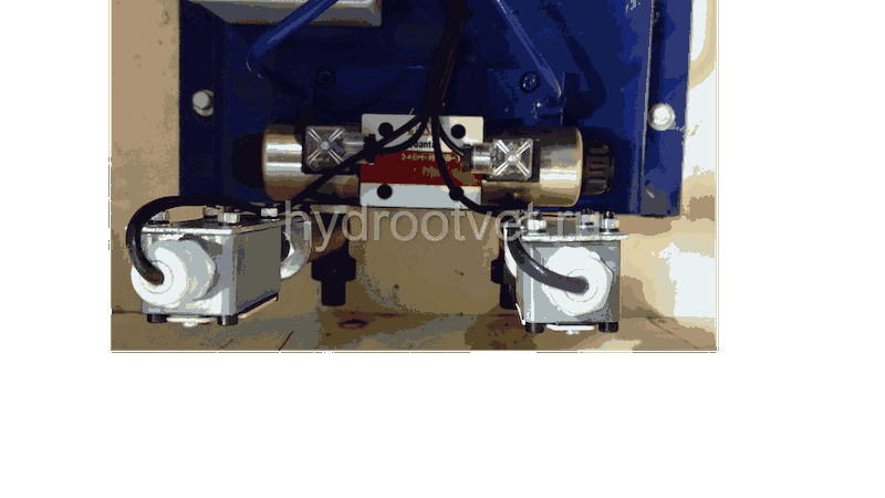 GDK03 with terminal box (based on DRB9-P365Z) - Станция смазки электрическая для двухлинейных систем, рабочее давление до 400 бар, подача 365 мл/мин, мощность двигателя 1,5 кВт, объем бака 60 литров; тип станции - Станция с системой управления с набором к