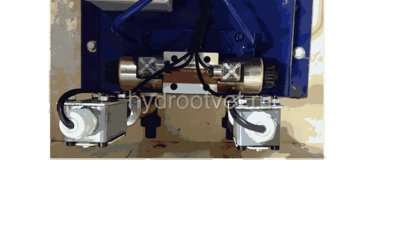 GDK03 with terminal box (based on DRB9-P365Z) - Станция смазки электрическая для двухлинейных систем, рабочее давление до 400 бар, подача 365 мл/мин, мощность двигателя 1,5 кВт, объем бака 60 литров; тип станции - Станция с системой управления с набором к