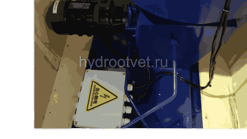 GDK03 with terminal box (based on DRB9-P365Z) - Станция смазки электрическая для двухлинейных систем, рабочее давление до 400 бар, подача 365 мл/мин, мощность двигателя 1,5 кВт, объем бака 60 литров; тип станции - Станция с системой управления с набором к