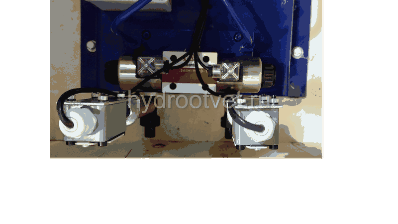 GDK03 with terminal box (based on DRB9-P365Z) - Станция смазки электрическая для двухлинейных систем, рабочее давление до 400 бар, подача 365 мл/мин, мощность двигателя 1,5 кВт, объем бака 60 литров; тип станции - Станция с системой управления с набором к