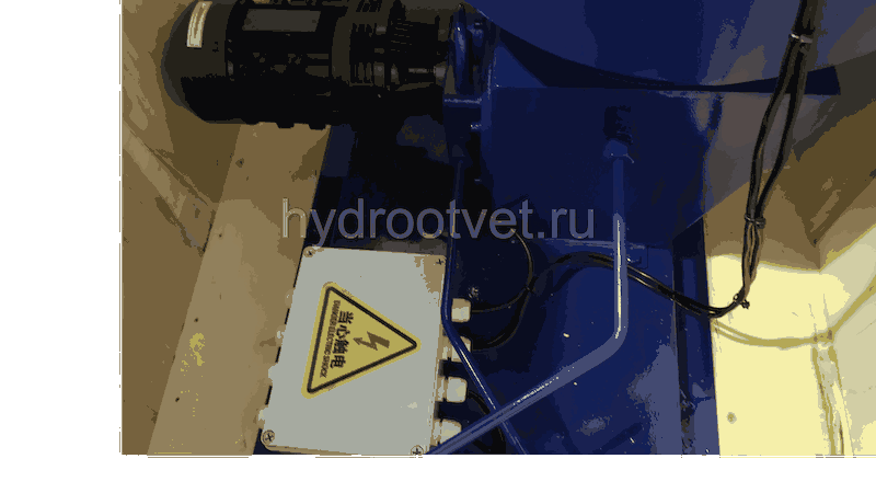 GDK03 with terminal box (based on DRB9-P365Z) - Станция смазки электрическая для двухлинейных систем, рабочее давление до 400 бар, подача 365 мл/мин, мощность двигателя 1,5 кВт, объем бака 60 литров; тип станции - Станция с системой управления с набором к