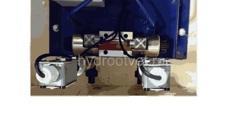GDK03 with terminal box (based on DRB9-P365Z) - Станция смазки электрическая для двухлинейных систем, рабочее давление до 400 бар, подача 365 мл/мин, мощность двигателя 1,5 кВт, объем бака 60 литров; тип станции - Станция с системой управления с набором к