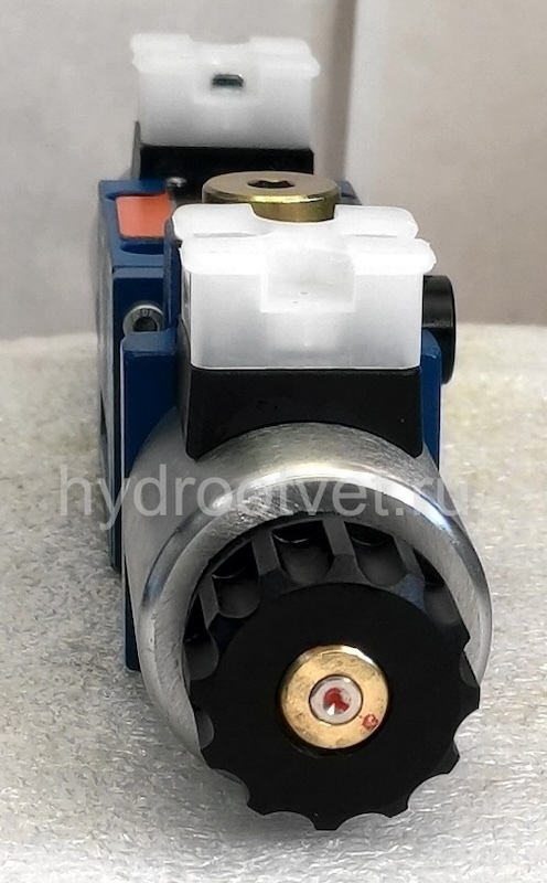 4WEMM6D6X/CG24N9Z4 - Гидрораспределитель золотниковый Ду6 с электрическим и ручным управлением от рычага, схема D (574А), электроуправление G24, возврат - пружинный