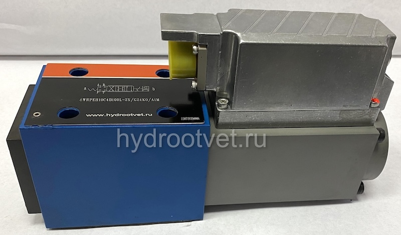 4WRPEH10C4B100L-2X/G24K0/F1M - Сервораспределитель Ду10 с обратной связью по положению золотника и встроенным усилителем (OBE), номинальный расход 100 л/мин, характеристика L - линейная, схема C4, сигнал управления F1 = 4...20 mA