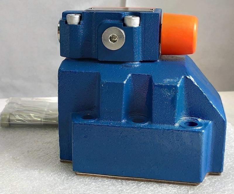 DR30-5-5X/100Y - Редукционный клапан непрямого действия Ду32 с обратным клапаном с давлением регулировки до 100 бар