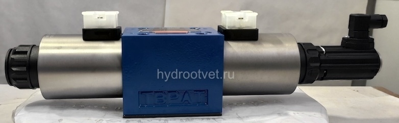 4WRE10V25-2X/G24K4/V - Пропорциональный распределитель с обратной связью по положению золотника без встроенной электроники Ду10, номинальный расход 25 л/мин, схема V