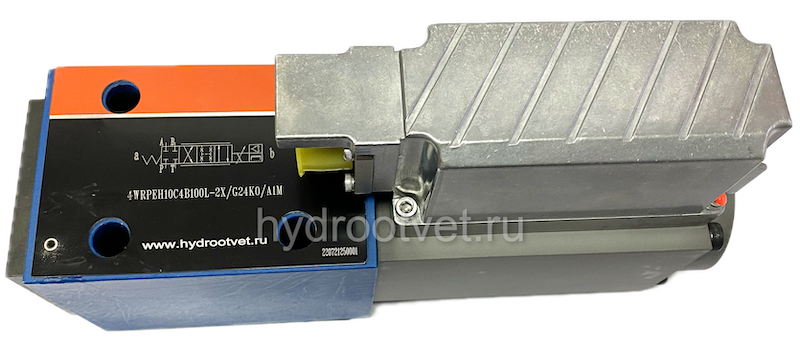 4WRPEH10C4B100L-2X/G24K0/F1M - Сервораспределитель Ду10 с обратной связью по положению золотника и встроенным усилителем (OBE), номинальный расход 100 л/мин, характеристика L - линейная, схема C4, сигнал управления F1 = 4...20 mA