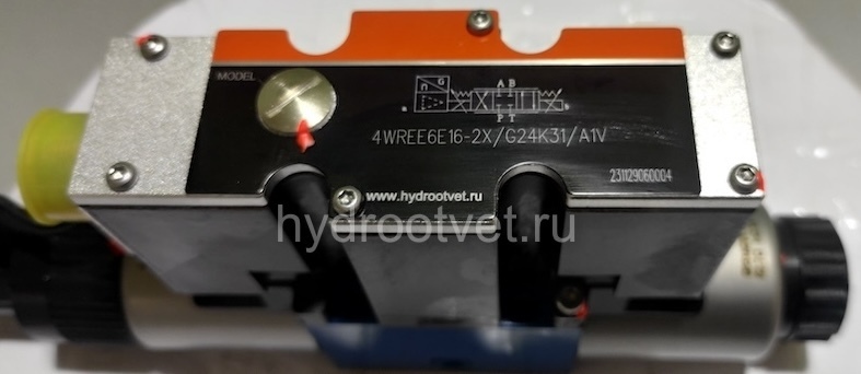 4WREE6E08-2X/G24K31/A1V - Пропорциональный распределитель с обратной связью по положению золотника со встроенным усилителем Ду6, A1 = ±10 В, номинальный расход 8 л/мин, схема E
