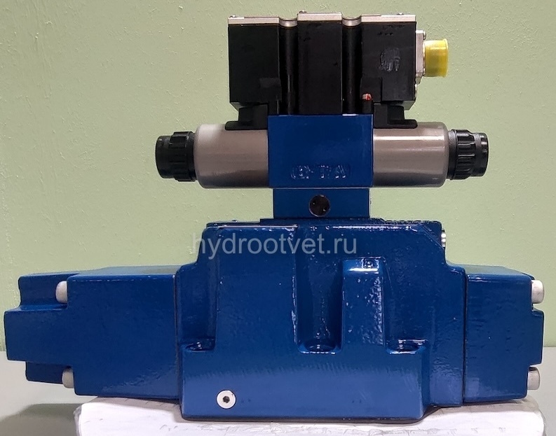 4WRZE25E325-7X/6EG24ETK31/A1D3M - Пропорциональный распределитель Ду25 со встроенным усилителем (OBE), номинальный расход 325 л/мин, схема E, каналы управления ET - X и Y - внутренние, сигнал управления ± 10 В