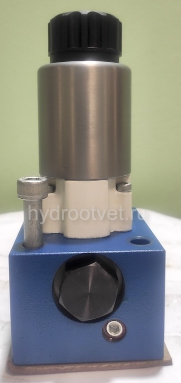 M-4SEW10D1X/420MG24N9K4 - Гидрораспределитель седельного типа Ду 10 с электроуправлением на 420 бар, схема D