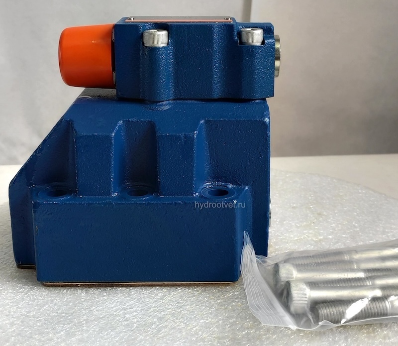 DR30-5-5X/200Y - Редукционный клапан непрямого действия Ду32 с обратным клапаном с давлением регулировки до 200 бар