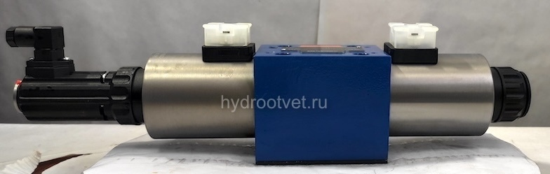 4WRE10E25-2X/G24K4/V - Пропорциональный распределитель с обратной связью по положению золотника без встроенной электроники Ду10, номинальный расход 25 л/мин, схема E