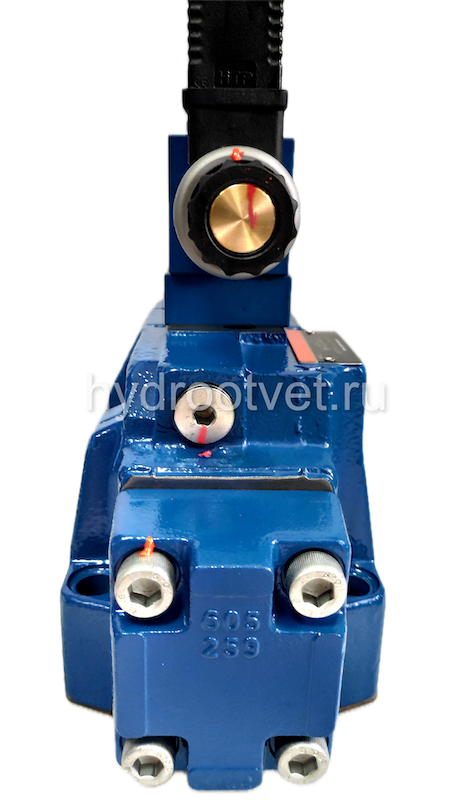 4WRKE25E1-350L-3X/6EG24K31/A1D3M - Пропорциональный распределитель с обратной связью по положению золотника и со встроенным усилителем (OBE), Ду25, A1 = ±10 В, номинальный расход 350 л/мин, схема E1-, каналы управления X и Y - внешние