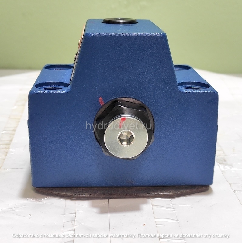 DR10DP2-4X/150Y - Редукционный клапан Ду 10 трехлинейный, прямого действия с давлением регулировки до 150 бар, 2 = винт, обратный клапан - есть