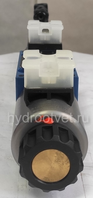4WRE6W32-2X/G24K4/V - Пропорциональный распределитель с обратной связью по положению золотника без встроенной электроники Ду6, номинальный расход 32 л/мин, схема W
