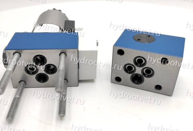 M-4SEW6D3X/630MG24K4 - Гидрораспределитель седельного типа Ду 6 с электроуправлением на 630 бар, схема D (574А)