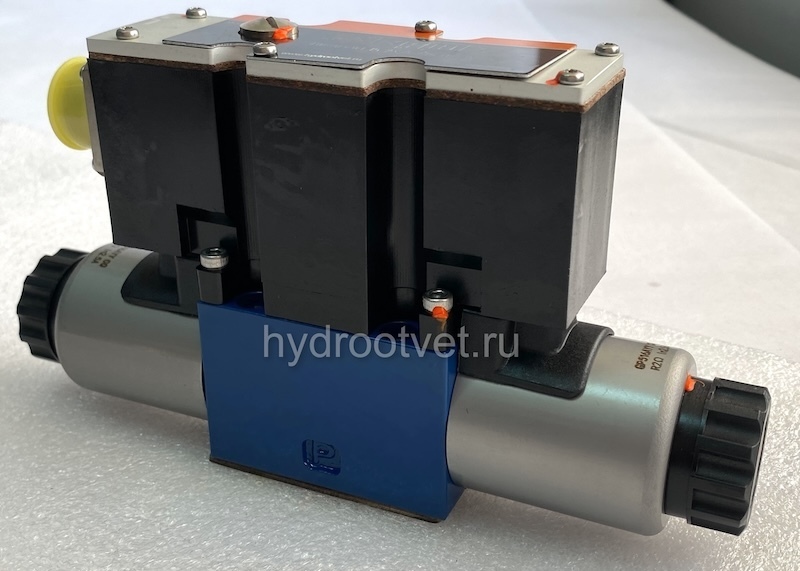 4WRAE6E07-2X/G24K31/A1V - Пропорциональный распределитель со встроенной электроникой Ду6, A1 = ±10 В, номинальный расход 7 л/мин, схема E
