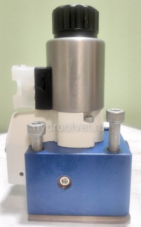 M-4SEW10D1X/630MG24N9K4 - Гидрораспределитель седельного типа Ду 10 с электроуправлением на 630 бар, схема D