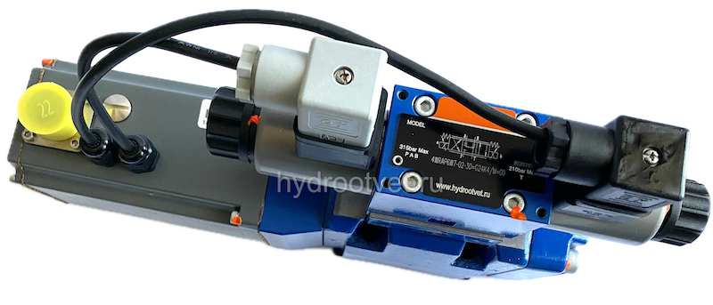 4WRKE10W6-100L-3X/6EG24ETK31/A1D3M - Пропорциональный распределитель с обратной связью по положению золотника и со встроенным усилителем (OBE), Ду10, A1 = ±10 В, номинальный расход 100 л/мин, схема W6-, каналы управления ET = X и Y - внутренние