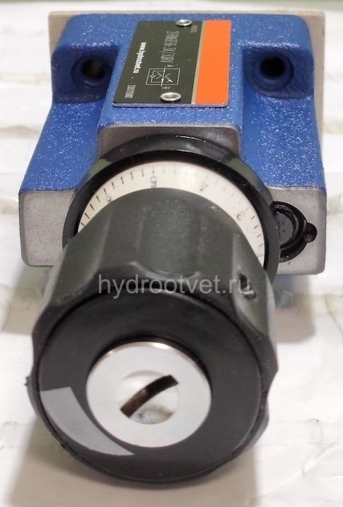 2FRM6B36-3X/32QMV - Регулятор расхода Ду 6 для монтажа на плиту, номинальный расход 32 л/мин, B = без доп. канала (стандарт), обратный клапан - M = нет