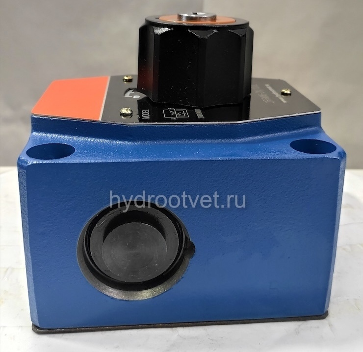 2FRM16-2X/160LB - Регулятор расхода Ду16 для монтажа на плиту, номинальный расход 160 л/мин, регулировка компенсатора - В = есть