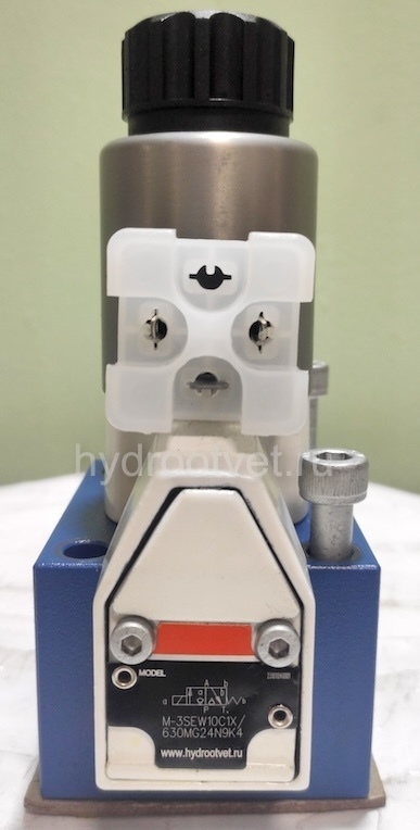 M-3SEW10C1X/420MG24N9K4 - Гидрораспределитель седельного типа Ду 10 с электроуправлением на 420 бар, схема C