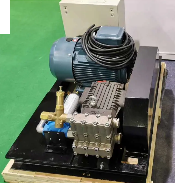 GT40-117 - Плунжерный насос, расход 117 л/мин, давление до 11 МПа