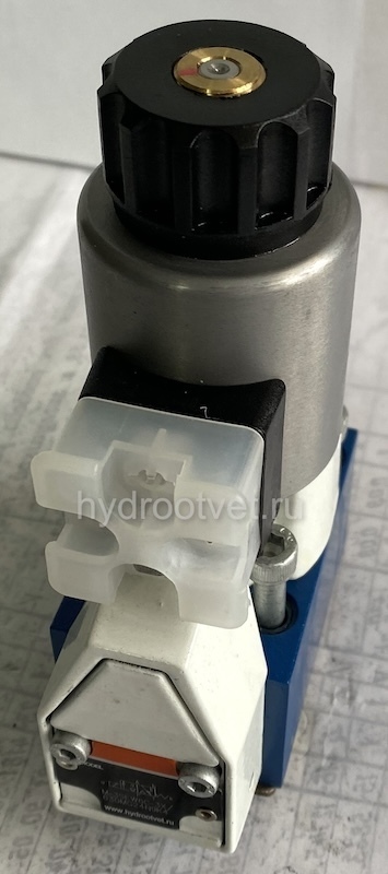 M-3SEW6C3X/420MG24N9K4 - Гидрораспределитель седельного типа Ду 6 с электроуправлением на 420 бар, схема C